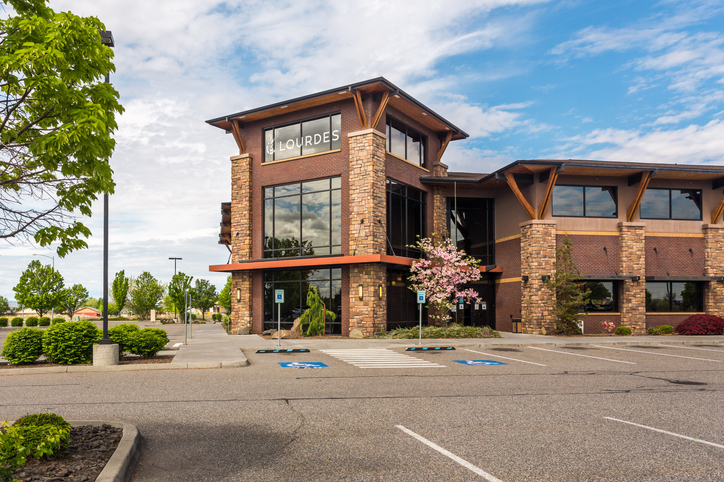 Investing in NNN Properties: Healthcare and Technology Infrastructure for 2026
